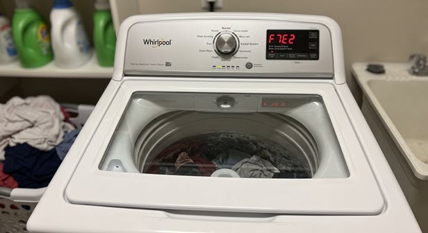 Top Load Washer Showing the F7E2 Error Code